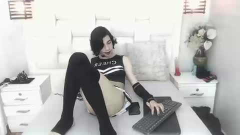 Snapshot of atley_dolly_ chatting on September 10, 2025, 10:32 pm ATLEY online show from September 10, 2025, 10:32 pm