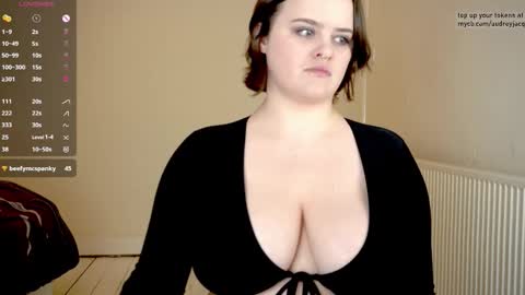 Audrey Jacq online show from February 14, 2026, 5:21 pm