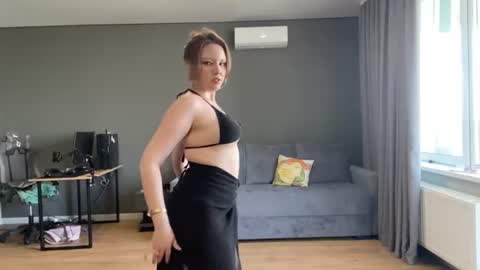 Elene online show from June 10, 2026, 8:13 am