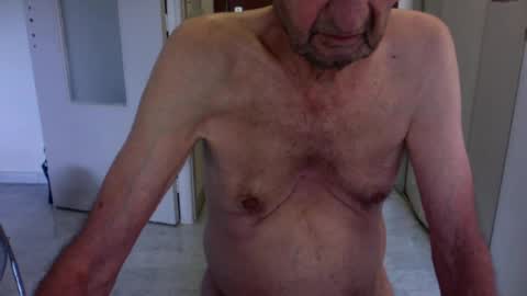 Snapshot of auguste688483 chatting on June 24, 2026, 7:29 am auguste688483 online show from June 24, 2026, 7:29 am
