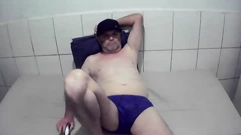 Snapshot of augustopierdona26 chatting on July 16, 2026, 10:38 pm cesar augusto online show from July 16, 2026, 10:38 pm