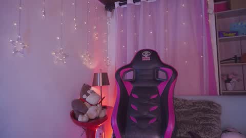 aura_rouss online show from January 9, 2026, 2:36 am