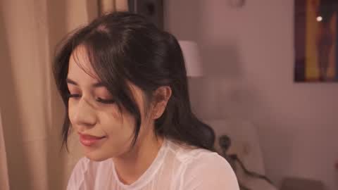 Snapshot of aura_sensual chatting on October 30, 2025, 2:02 am . online show from October 30, 2025, 2:02 am