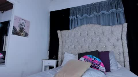Snapshot of aura_sterling chatting on July 6, 2026, 3:03 pm Aura online show from July 6, 2026, 3:03 pm