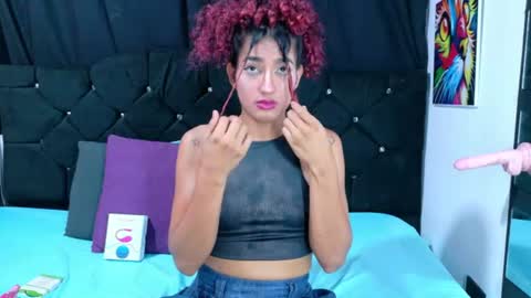 Snapshot of aura_sterling chatting on July 17, 2026, 11:50 am Aura online show from July 17, 2026, 11:50 am