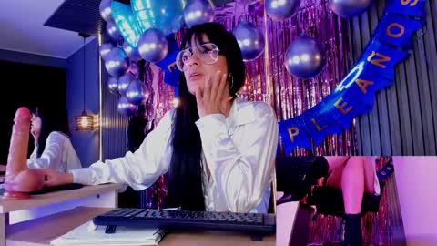 Snapshot of aurabakers chatting on March 8, 2025, 12:30 pm Aura online show from March 8, 2025, 12:30 pm