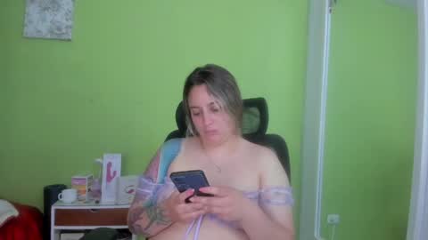 Aura Divina  online show from May 5, 2026, 6:38 pm