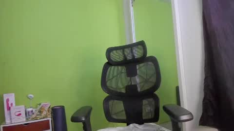Snapshot of auradivina2 chatting on May 29, 2026, 11:14 pm Aura Divina online show from May 29, 2026, 11:14 pm