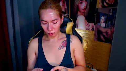 Snapshot of aurakharisma_xx chatting on October 4, 2025, 5:27 am Miss awra online show from October 4, 2025, 5:27 am