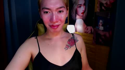 Snapshot of aurakharisma_xx chatting on November 12, 2025, 6:25 am Miss awra online show from November 12, 2025, 6:25 am