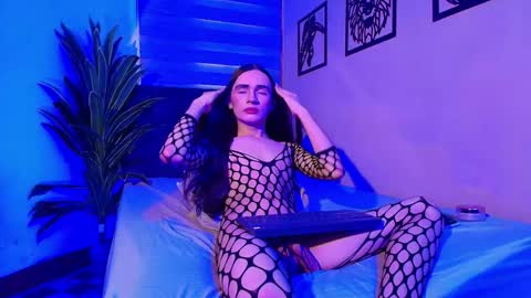 Snapshot of auralis_lux chatting on June 2, 2026, 12:07 pm auralis_lux online show from June 2, 2026, 12:07 pm