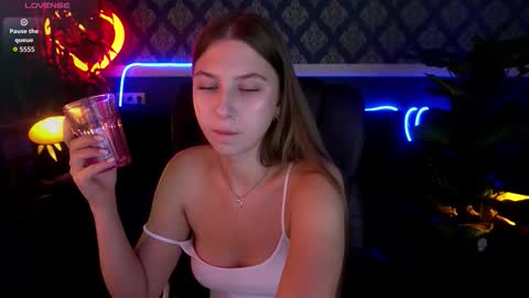 Nikol online show from September 13, 2025, 6:02 am