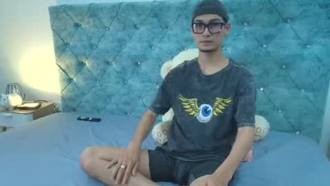 auren_nova online show from July 15, 2026, 12:32 pm