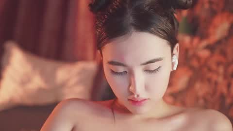 Nayeon online show from December 20, 2024, 6:13 pm