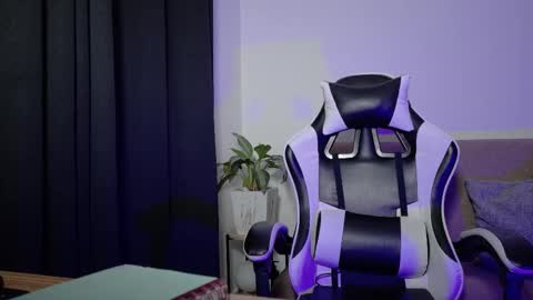 aurora_collins08 online show from March 26, 2026, 3:28 pm