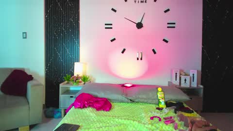 Aurora  online show from April 23, 2026, 1:24 pm