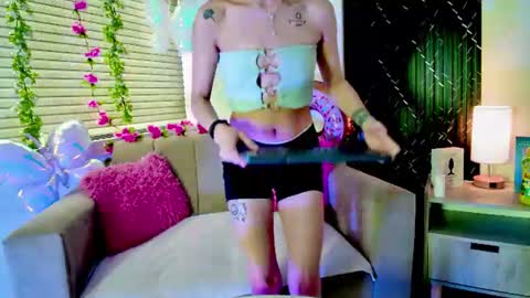 Snapshot of aurora_petitee chatting on June 16, 2026, 1:36 pm Aurora online show from June 16, 2026, 1:36 pm