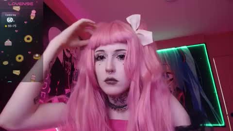 Snapshot of aurora_radiance chatting on October 17, 2025, 8:17 am Serena online show from October 17, 2025, 8:17 am