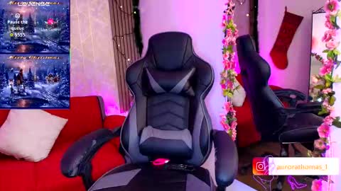 Snapshot of aurora_thomas chatting on November 27, 2025, 4:36 am Aurora online show from November 27, 2025, 4:36 am