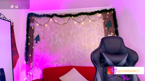 Snapshot of aurora_thomas chatting on November 29, 2025, 4:15 am Aurora online show from November 29, 2025, 4:15 am