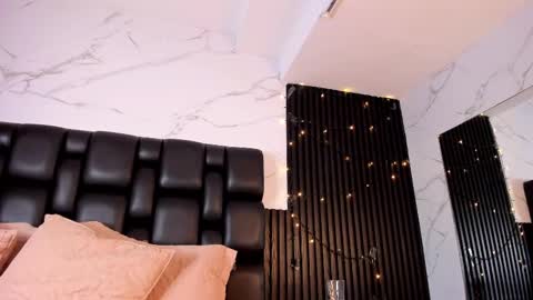 Snapshot of aurorabon chatting on September 19, 2025, 11:49 pm Aurora online show from September 19, 2025, 11:49 pm