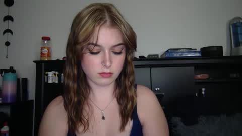 Snapshot of auroralightz1 chatting on December 2, 2025, 2:50 am auroralightz1 online show from December 2, 2025, 2:50 am