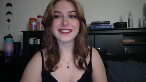 Snapshot of auroralightz1 chatting on February 2, 2026, 4:44 am auroralightz1 online show from February 2, 2026, 4:44 am