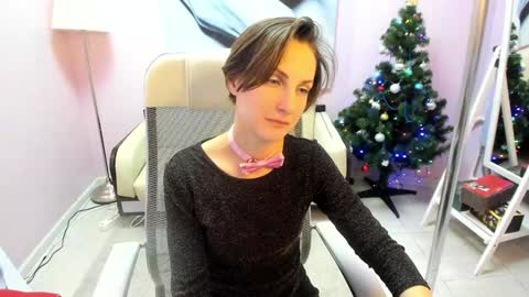 Snapshot of aurorascript chatting on January 1, 2025, 6:27 pm Aurora online show from January 1, 2025, 6:27 pm