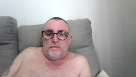 aussie_ozzie online show from July 6, 2026, 1:57 am
