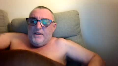 aussie_ozzie online show from July 6, 2026, 2:03 pm