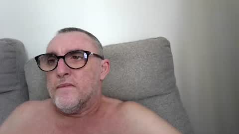 aussie_ozzie online show from July 8, 2026, 2:16 am