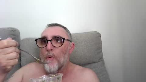 aussie_ozzie online show from July 26, 2026, 2:20 am