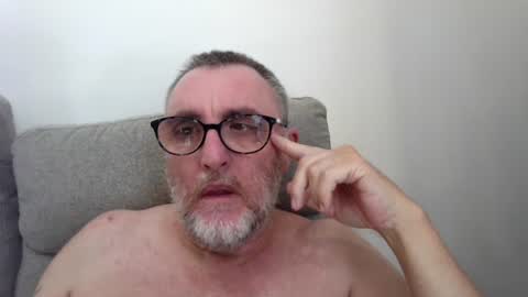 aussie_ozzie online show from July 28, 2026, 2:07 am