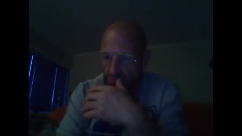 aussieguy59660 online show from November 24, 2025, 9:09 am