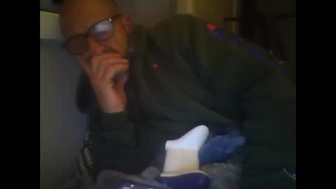 aussieguy59660 online show from December 1, 2025, 2:33 pm