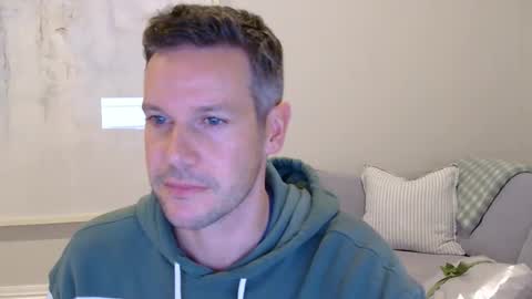 aussiesurfer0000 online show from May 13, 2026, 6:22 am