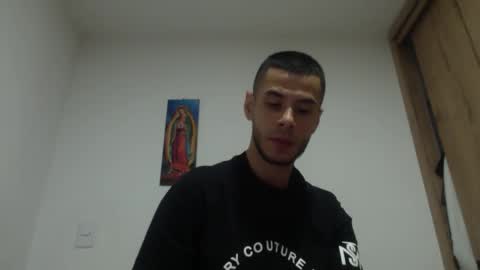 Snapshot of austin0613 chatting on April 11, 2026, 12:20 pm austin0613 online show from April 11, 2026, 12:20 pm