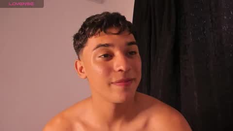 Snapshot of austin_cardieff_ chatting on November 4, 2025, 9:58 pm Austin online show from November 4, 2025, 9:58 pm