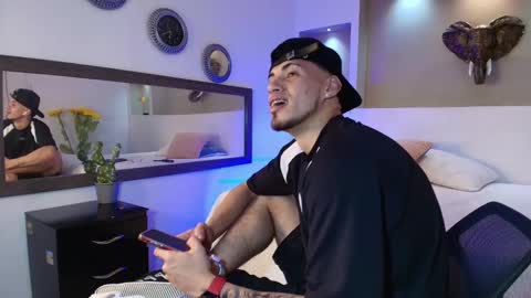 Snapshot of austin_collinss chatting on December 14, 2024, 1:38 pm AUSTIN online show from December 14, 2024, 1:38 pm