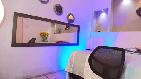 Snapshot of austin_collinss chatting on December 17, 2024, 3:17 am AUSTIN online show from December 17, 2024, 3:17 am