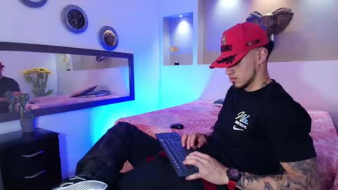 Snapshot of austin_collinss chatting on December 18, 2024, 6:32 am AUSTIN online show from December 18, 2024, 6:32 am