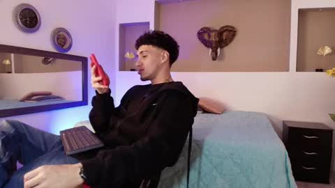 Snapshot of austin_collinss chatting on December 31, 2024, 3:12 am AUSTIN online show from December 31, 2024, 3:12 am