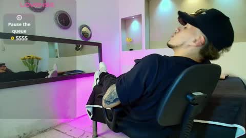 Snapshot of austin_collinss chatting on January 19, 2025, 8:18 am AUSTIN online show from January 19, 2025, 8:18 am