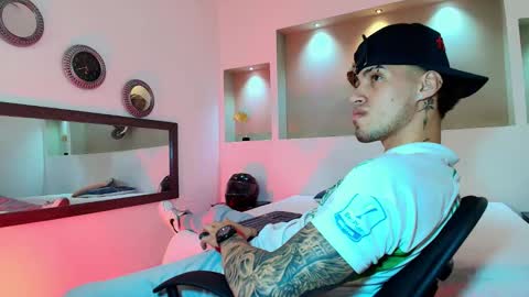 Snapshot of austin_collinss chatting on February 7, 2025, 1:58 am AUSTIN online show from February 7, 2025, 1:58 am