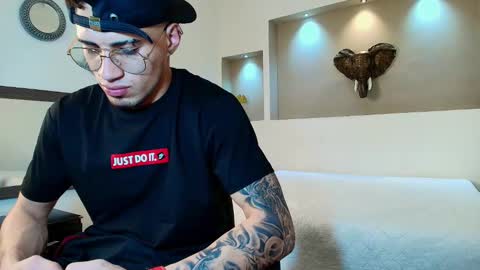 Snapshot of austin_collinss chatting on February 9, 2025, 5:29 am AUSTIN online show from February 9, 2025, 5:29 am