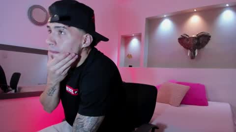 Snapshot of austin_collinss chatting on February 25, 2025, 10:58 am AUSTIN online show from February 25, 2025, 10:58 am