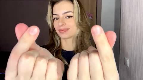 Snapshot of austinmehling chatting on November 9, 2025, 3:43 pm Nika online show from November 9, 2025, 3:43 pm