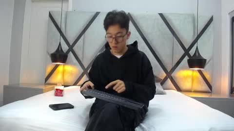 Snapshot of austinreeds chatting on October 9, 2025, 12:03 pm austinreeds online show from October 9, 2025, 12:03 pm