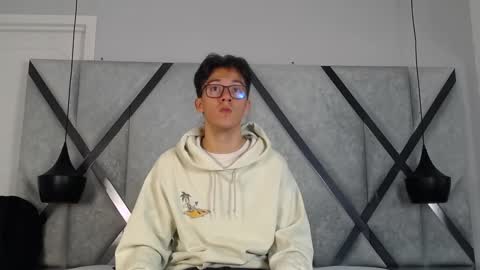 Snapshot of austinreeds chatting on October 12, 2025, 12:04 pm austinreeds online show from October 12, 2025, 12:04 pm