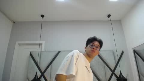 austinreeds online show from November 26, 2025, 12:17 pm